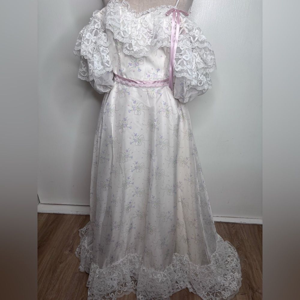 Vintage Dance Allure Prairie Lace Floral Dress Cottagecore Alfred Angelo Train